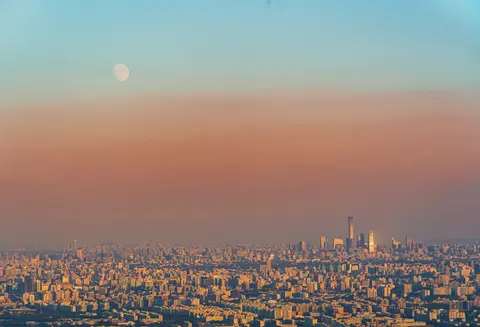 日落时分的城市全景
