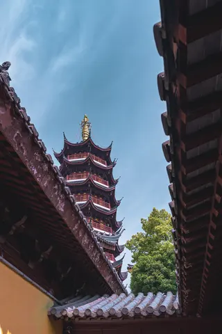 多层宝塔式建筑的局部细节
