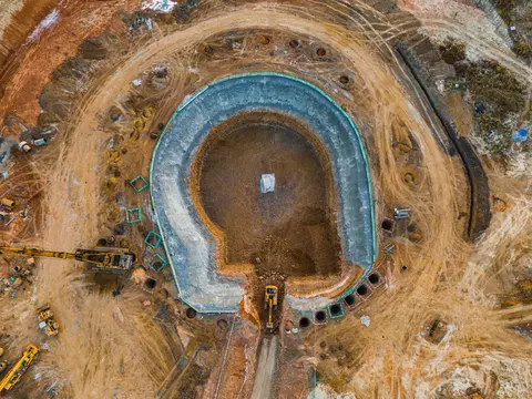 环形工地施工场景