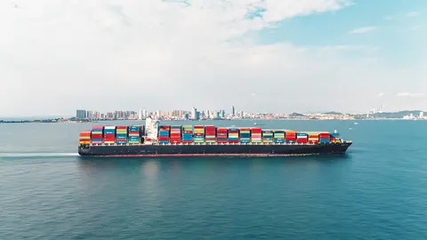 海上集装箱货轮